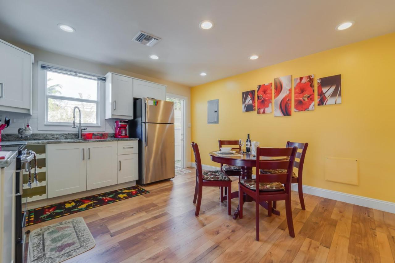 Beach Chairs, Good Kitchen, Strong Wifi On 14Th Ave فورت لودرديل المظهر الخارجي الصورة