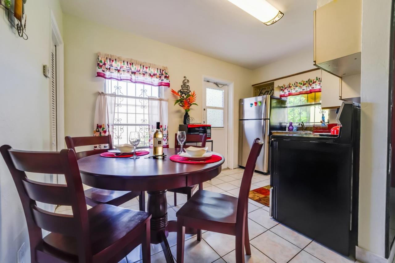 Beach Chairs, Good Kitchen, Strong Wifi On 14Th Ave فورت لودرديل المظهر الخارجي الصورة