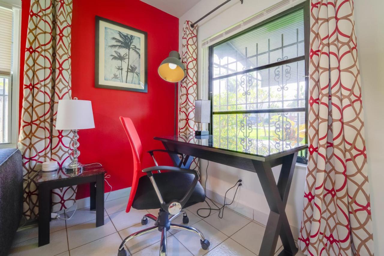 Beach Chairs, Good Kitchen, Strong Wifi On 14Th Ave فورت لودرديل المظهر الخارجي الصورة