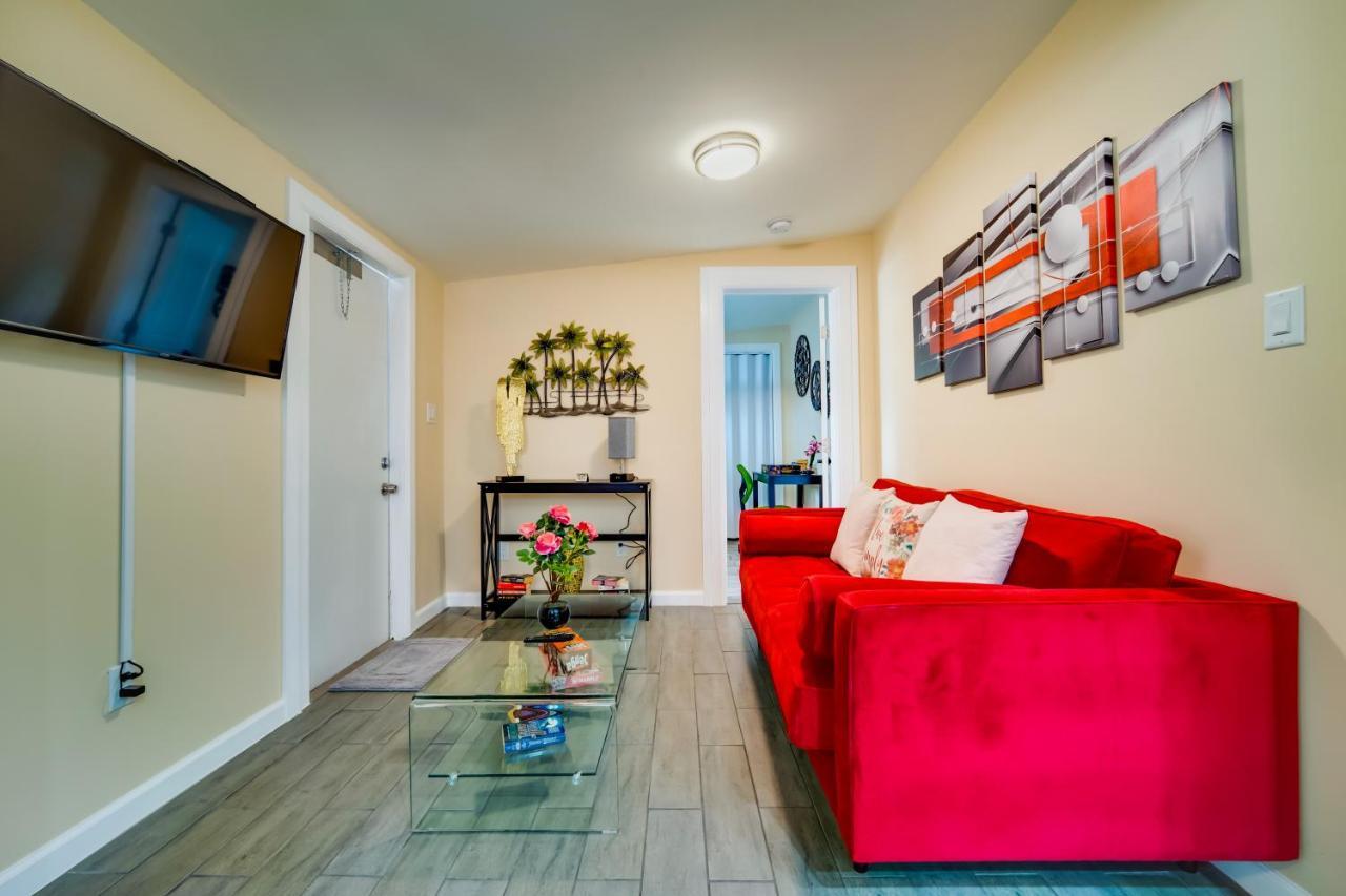 Beach Chairs, Good Kitchen, Strong Wifi On 14Th Ave فورت لودرديل المظهر الخارجي الصورة